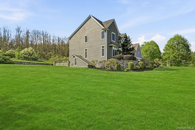 43 Buck Drive, Poughquag, NY 12570
