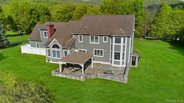 43 Buck Drive, Poughquag, NY 12570