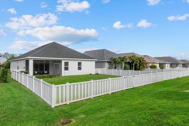 7526 RIDGELAKE CIRCLE, Bradenton, FL 34203