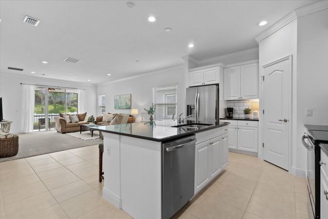 7526 RIDGELAKE CIRCLE, Bradenton, FL 34203