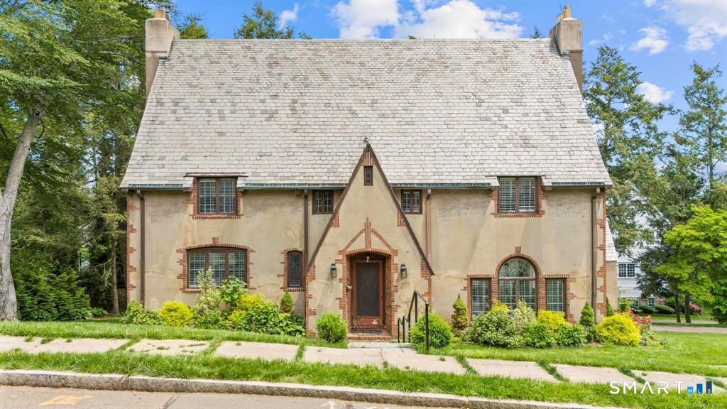 6 West Hill Drive, West Hartford, CT 06119