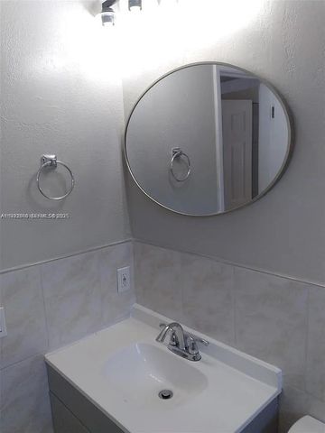 2845 NW 13th Ct, Fort Lauderdale, FL 33311