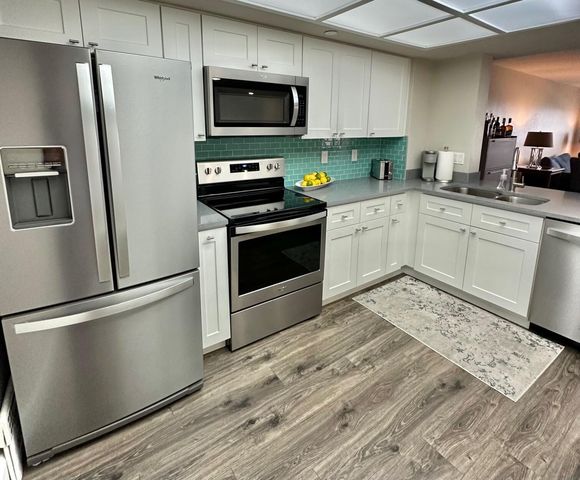 3200 Port Royale Drive N 2004, Fort Lauderdale, FL 33308