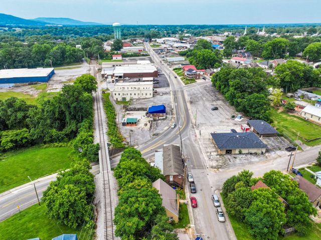 102 W Sparta St, Mcminnville, TN 37110