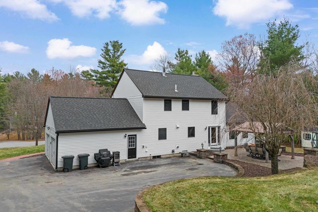 13 Newstead Street, Litchfield, NH 03052