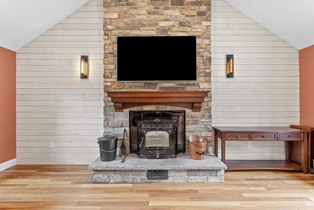 13 Newstead Street, Litchfield, NH 03052