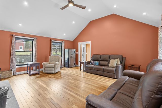 13 Newstead Street, Litchfield, NH 03052