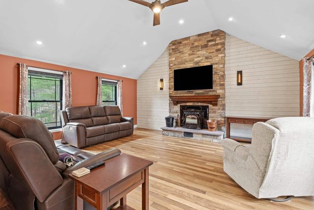 13 Newstead Street, Litchfield, NH 03052