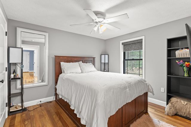 13 Newstead Street, Litchfield, NH 03052