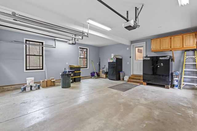 13 Newstead Street, Litchfield, NH 03052