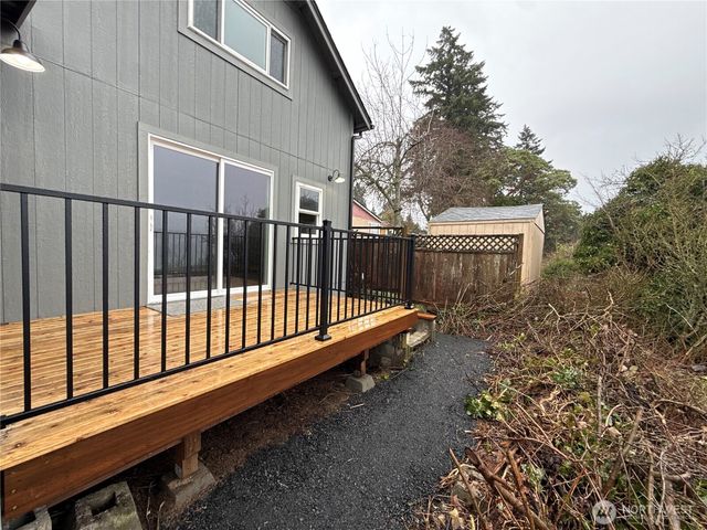 4123 McCall Boulevard W, Bremerton, WA 98312