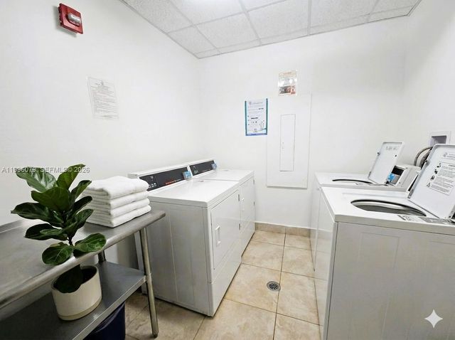 2851 NE 183rd St 906E, Aventura, FL 33160