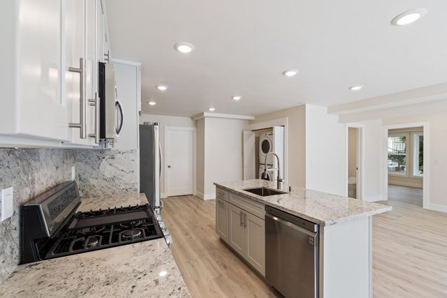 1530 Lakeview B, Hillsborough, CA 94010