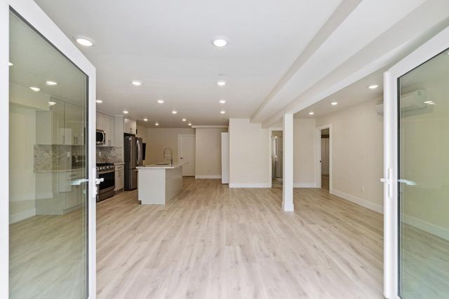 1530 Lakeview B, Hillsborough, CA 94010