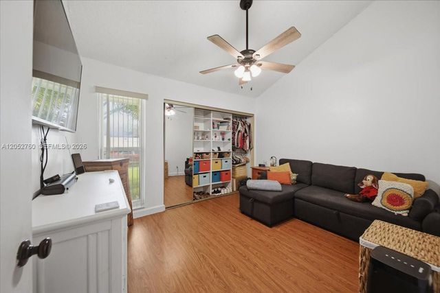 9050 Crescent Dr, Miramar, FL 33025
