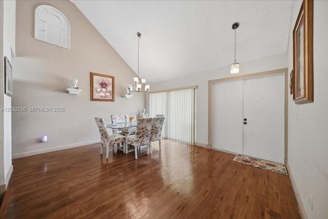9050 Crescent Dr, Miramar, FL 33025