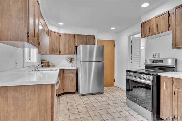 86 Farber Ln, Amherst, NY 14221