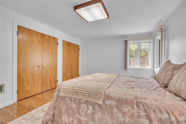 86 Farber Ln, Amherst, NY 14221