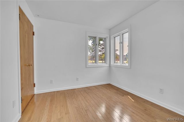 86 Farber Ln, Amherst, NY 14221
