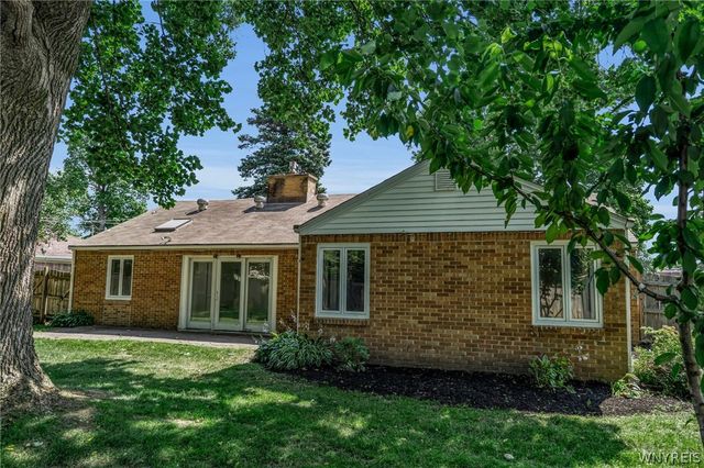 86 Farber Ln, Amherst, NY 14221