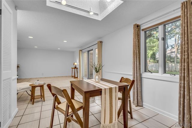 86 Farber Ln, Amherst, NY 14221