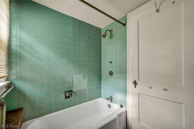 3295 Glencairn Road, Shaker Heights, OH 44122