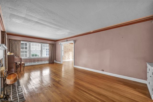 3295 Glencairn Road, Shaker Heights, OH 44122