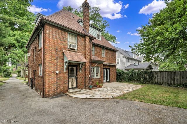 3295 Glencairn Road, Shaker Heights, OH 44122