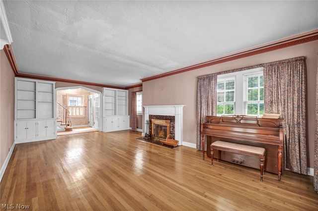 3295 Glencairn Road, Shaker Heights, OH 44122