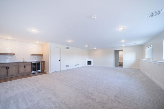 3441 S Linden Ct, Wichita, KS 67210