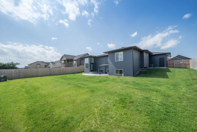 3441 S Linden Ct, Wichita, KS 67210