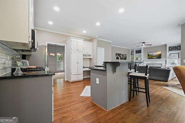 1011 Fairway Valley Drive, Woodstock, GA 30189