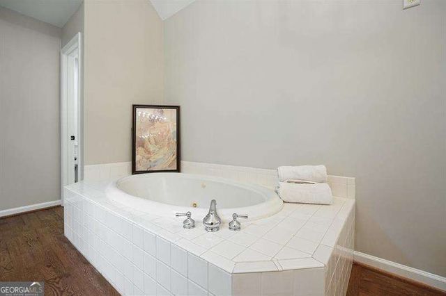 1011 Fairway Valley Drive, Woodstock, GA 30189
