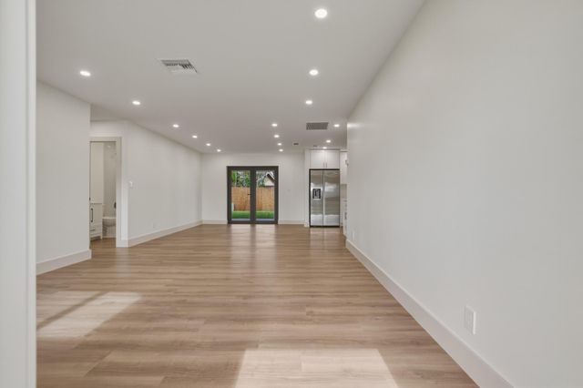6711 NW 28th Terrace, Fort Lauderdale, FL 33309