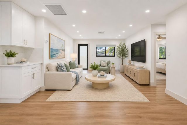 6711 NW 28th Terrace, Fort Lauderdale, FL 33309