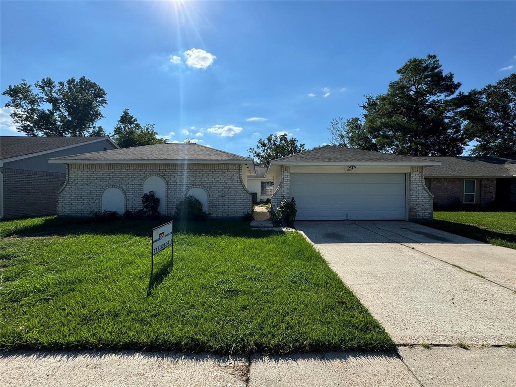 23227 Low Ridge, Spring, TX 77373