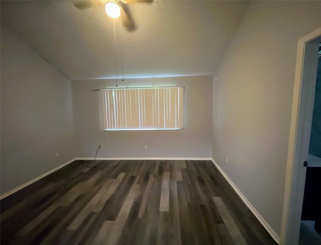 1202 Manorglen Drive, Missouri City, TX 77489