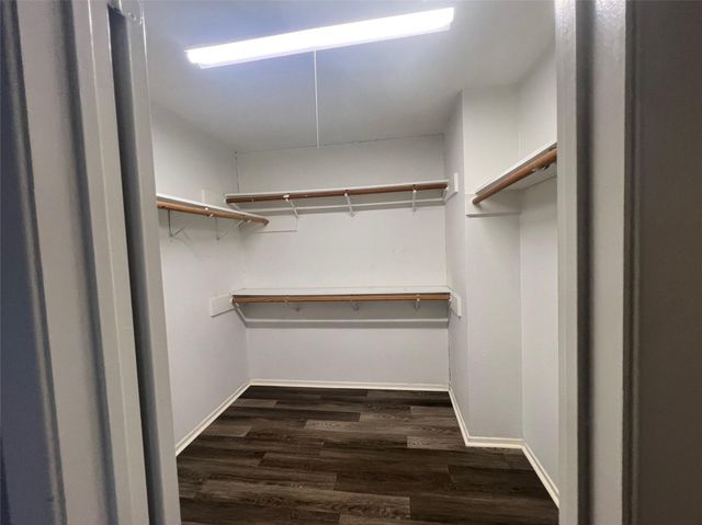 1202 Manorglen Drive, Missouri City, TX 77489