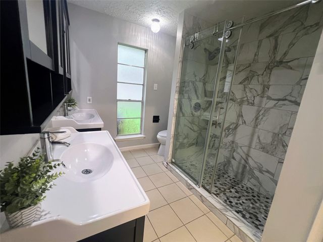 1202 Manorglen Drive, Missouri City, TX 77489