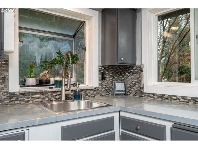 2685 Sw 89TH Ave, Portland, OR 97225