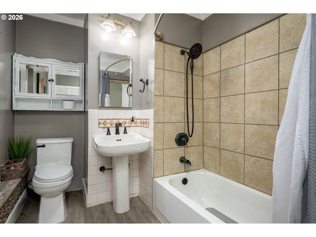 2685 Sw 89TH Ave, Portland, OR 97225