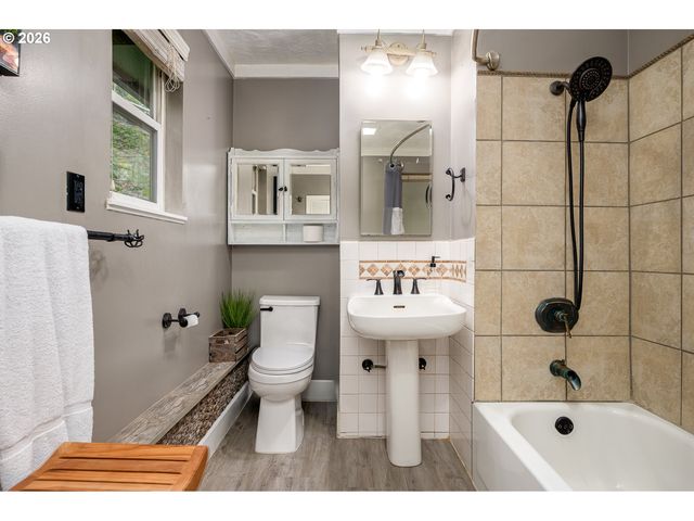 2685 Sw 89TH Ave, Portland, OR 97225