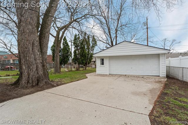 769 Coolidge Avenue, Clawson, MI 48017