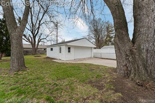 769 Coolidge Avenue, Clawson, MI 48017