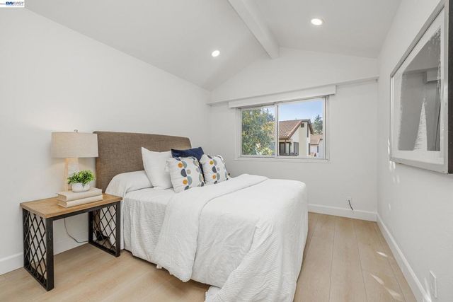 4900 Creekwood Dr, Fremont, CA 94555