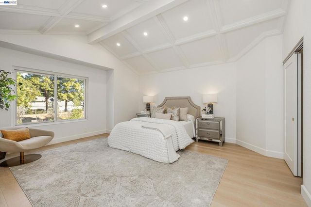 4900 Creekwood Dr, Fremont, CA 94555