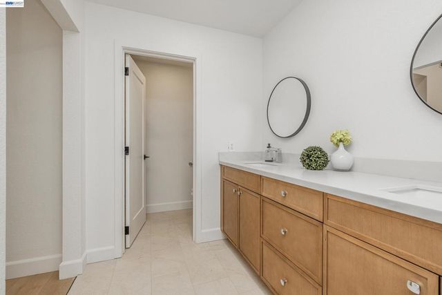 4900 Creekwood Dr, Fremont, CA 94555