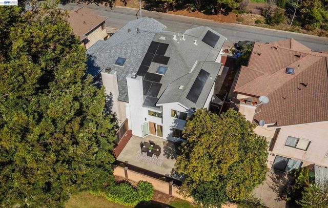 4900 Creekwood Dr, Fremont, CA 94555