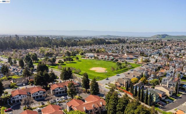 4900 Creekwood Dr, Fremont, CA 94555