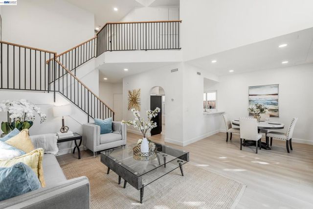 4900 Creekwood Dr, Fremont, CA 94555